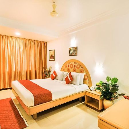 Octave Crystal Heights Hotel Bangalore Bagian luar foto